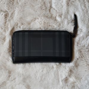 ⚜ AUTHENTIC BURBERRY ZIP AROUND ⚜